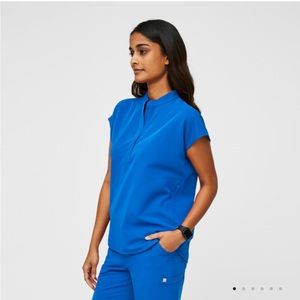 Figs Rafaela Oversized Scrub Top in Royal Blue Size XS